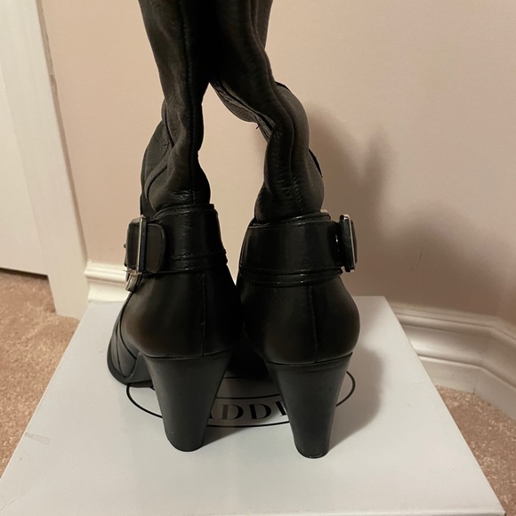 Leather heeled boots - Picture 5 of 7